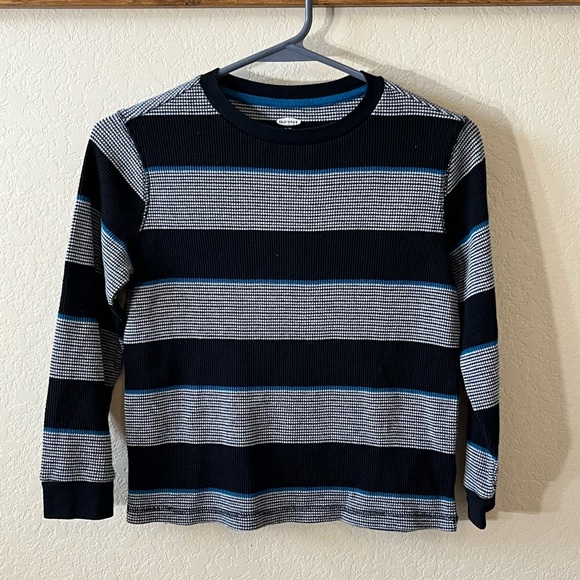 Old Navy Black and Gray Long Sleeve Tees 3 Pack Boy - Picture 5 of 8